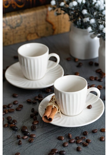 Karizma 4 Parça 2 Kişilik Porselen Kahve Fincan Takımı Desenli
