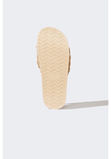 DeFacto Kadın Düz Taban Suni Deri Terlik D8974AX25SMBG26 Bej