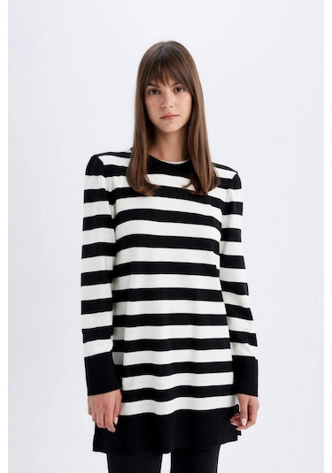 Defacto Regular Fit Bisiklet Yaka Çizgili Yırtmaçlı Uzun Kollu Triko Kazak Tunik Z9007AZ24AUBK81 Siyah