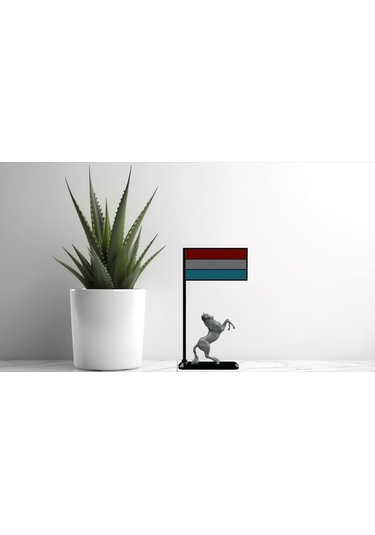 Lüksemburg Bayrağı Masa Dekoru Şaha Kalkmış At Figürlü 3d Baskı