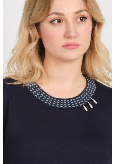 Detay Triko Kadın Yakası Ve Tek Kolu Desenli Taşlı Metal Aksesuarlı Anne Bluz 5714 Lacivert Lacivert