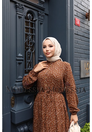 Kadın Kahve %100 Viskon Pamuklu Belden Bağlamalı Çiçek Desen Kat Kat Elbise V9540 Kahve