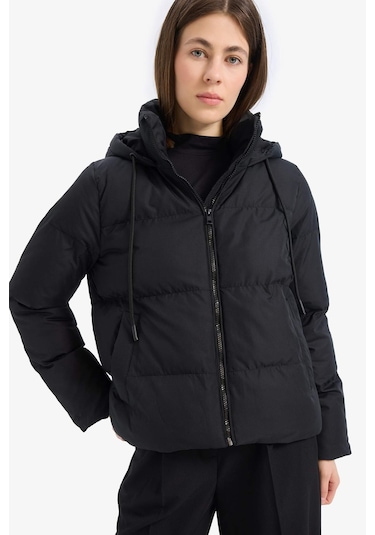 DeFacto Standart Fit Kapüşonlu Fermuarlı Cepli Şişme Mont E9592AX25SPBK27 Siyah