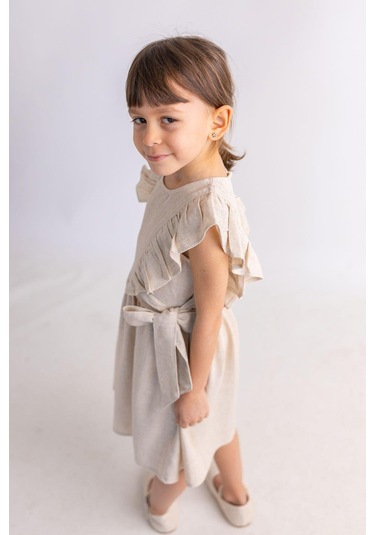 Oliventhekid Yanları Bağcıklı Kolsuz Fırfırlı Keten Sırtı Düğmeli Kız Çocuk Elbise Bej Bej