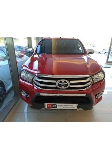 Toyota Hilux Revo 2016-2019 Far Çerçevesi Kaplama Siyah