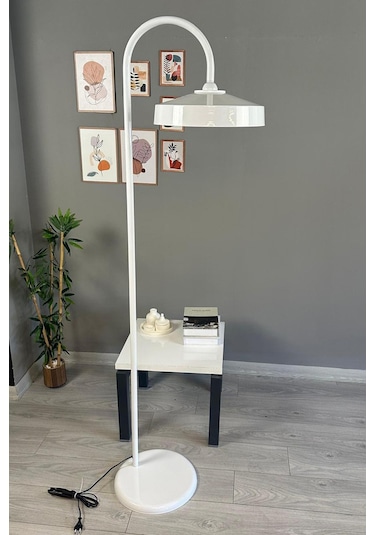 Beyaz Lambader Modern Dekoratif Metal Oturma Odası Çalışma Odası Zemin Lambası 6976 Beyaz