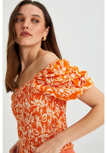 Kadın Çiçek Desenli Gipe Detay Balon Kol Crop Bluz Oranj