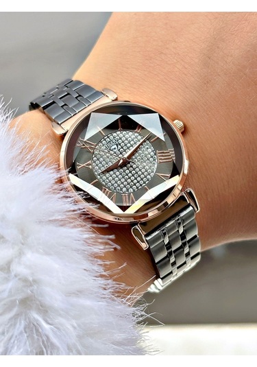 Romen Rakamlı Kesme Cam Kadın Kol Saati Siyah