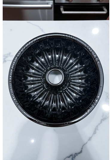 Emaye Dilimli Kek Kalıbı Yanmaz Yapışmaz Taban Siyah 30 Cm Siyah