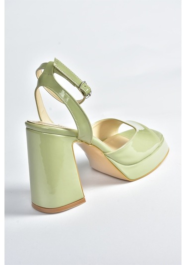Fox Shoes Yeşil Rugan Kalın Platform Topuklu Kadın Ayakkabı M5703