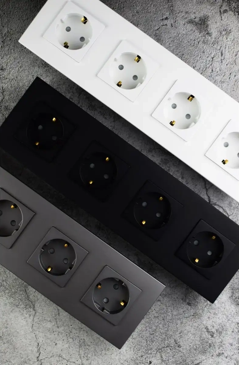 Vo'stabl Siyah Dört Pinli Priz, Çıtalı Ve Topraklamalı 145903167 104