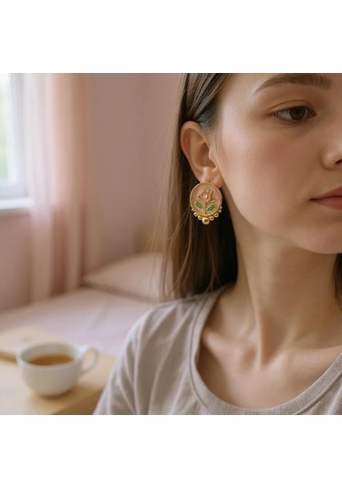 Çiçek Tasarımlı Küpe Çok Renkli