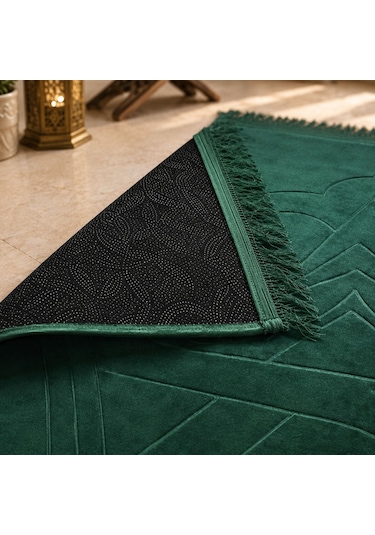 Bk Gift Kişiye Özel Nakış İşlemeli Hediyelik Seccade - Peluş Kumaş - Yeşil Renk