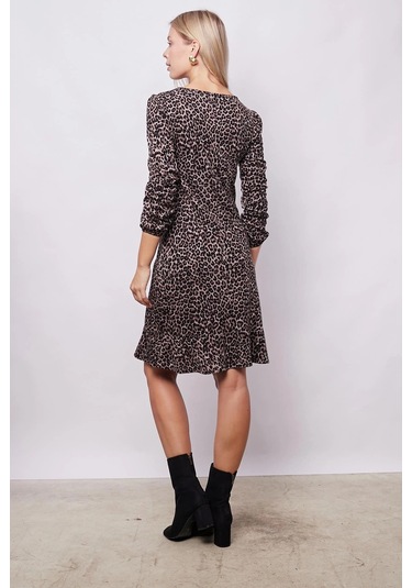 Kadın Hafif Likralı Yumuşak Dokulu Kumaş V Yaka Önü Düğümlü Eteği Volanlı Uzun Kol Diz Boy Elbise-leopar Leopar