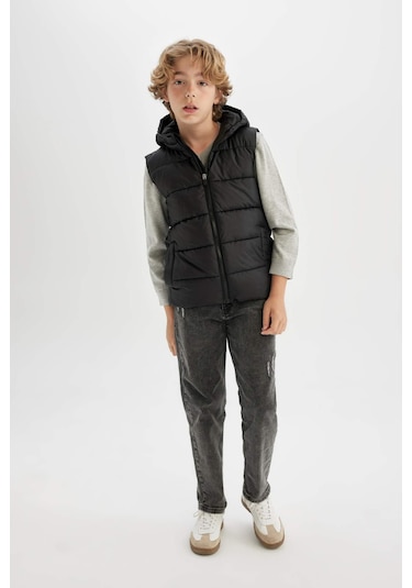 Defacto Erkek Çocuk Su İtici Kapüşonlu Şişme Yelek C4334A824AUBK27 Siyah