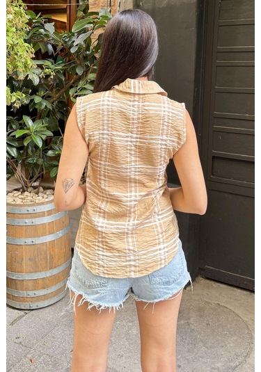 Kadın Bej Ekose Desen, Dokulu Bodrum Kumaş, Kolsuz Rahat Gömlek Bej