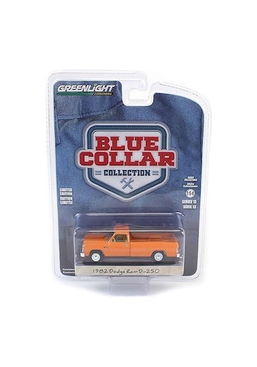 Greenlight Blue Collar Collection 1982 Dodge Ram D-250 1/64 Model Araba