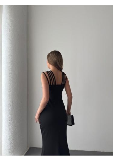 Ge Ticaret Kadın Omuz Çoklu Askılı Önü Taş Işlemeli Balık Kesim Janjan Krep Maxi Boy Elbise Siyah