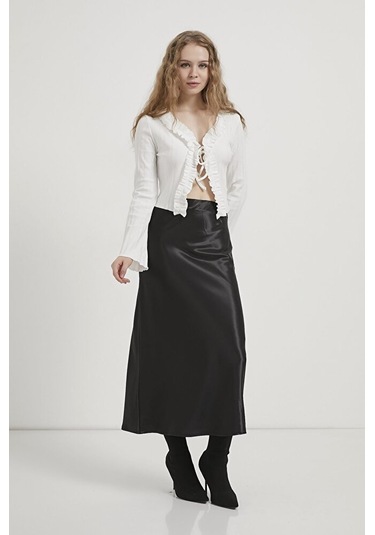 Kadın Fırfır Detaylı Önü Bağcıklı Esnek Pamuk Kısa Fitilli Hırka Beyaz