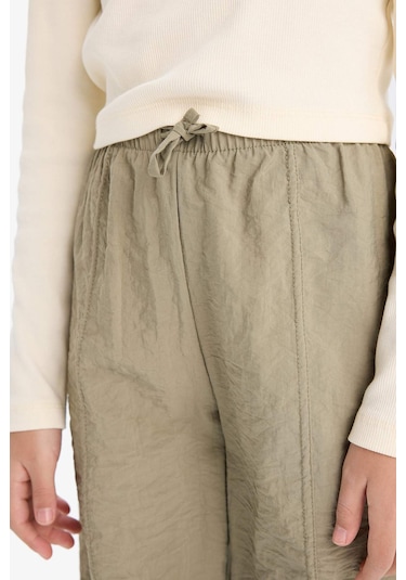 DeFacto Kız Çocuk Beli Lastikli Düz Paça Paraşüt Pantolon D7605A825SMKH465 Haki