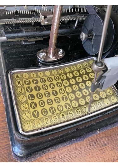 AEG Mignon Model 4 Antika Daktilo - Koleksiyonluk Ahşap Kasalı Daktilo No2