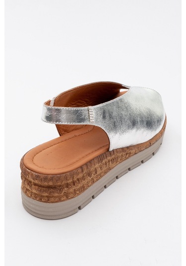 Blom Gümüş Hakiki Deri Kadın Dolgu Topuk Sandalet Gümüş