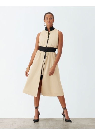 Kadın Dik Yaka Önü Fermuarlı Yırtmaçlı Baharlık Yazlık Beli Lastikli Şık Ceket Elbise Bej