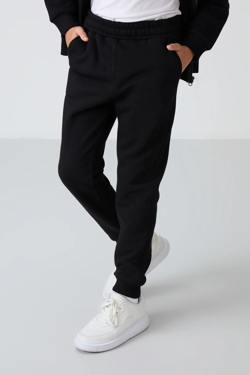 Siyah Pamuklu Kalın İçi Tüylü Yumuşak Dokulu Standart Fit Nakışlı Erkek Çocuk Eşofman Takım - 11256 Siyah