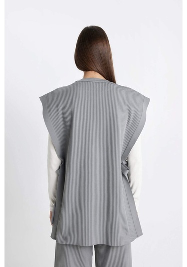 Defacto Regular Fit Bisiklet Yaka Basic Düz Yan Bağlamalı Triko Süveter Y1323AZ24AUGR422 Gri