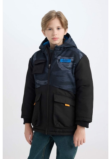 DeFacto Erkek Çocuk Su İtici Kapüşonlu Fermuarlı Cepli Polar Astarlı Mont C9043A824WNBK27