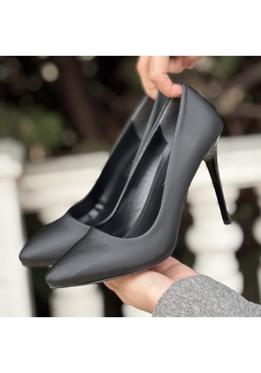 Hillar Siyah Saten Stiletto Ayakkabı siyah