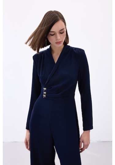 Sateen Fiyonk Aksesuarlı Krep Tulum - Lacivert-136703 Lacivert
