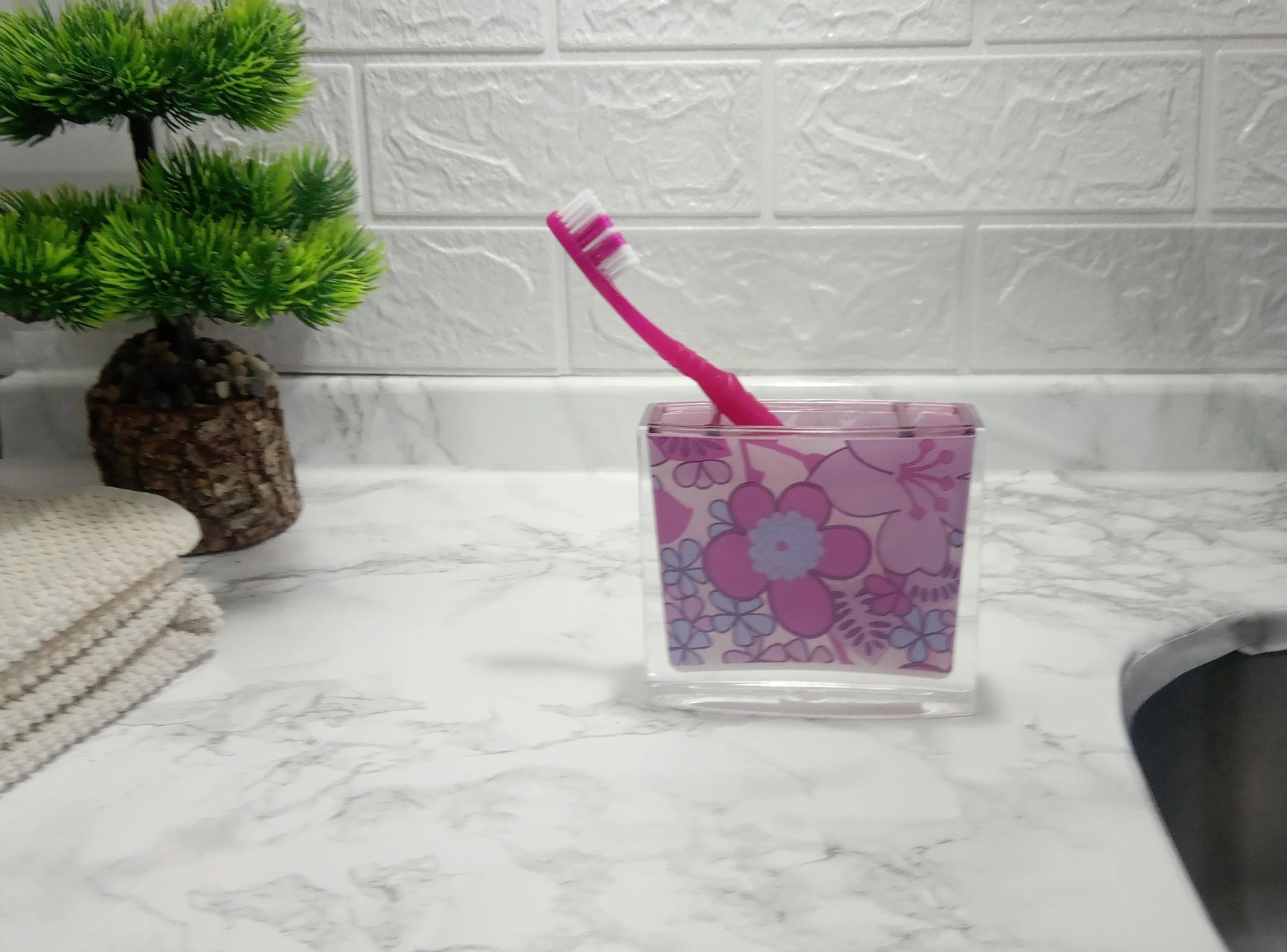 2 Adet Diş Fırçalık Pembe Çiçekli Akrilik 10x10x3cm Banyo Seti Çok Renkli
