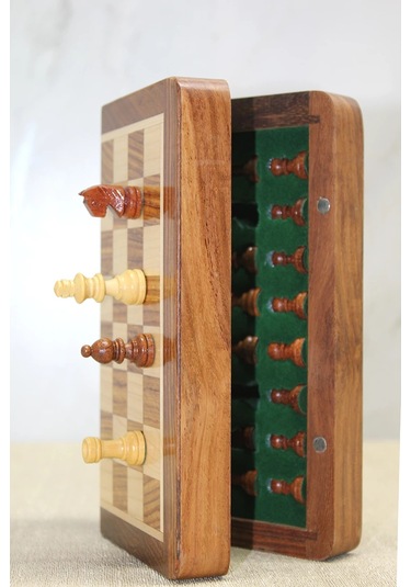 Özel Vernikli Mıknatıs Taşlı Ahşap Katlanabilir Kutulu Satranç Oyunu 12.5 Cm