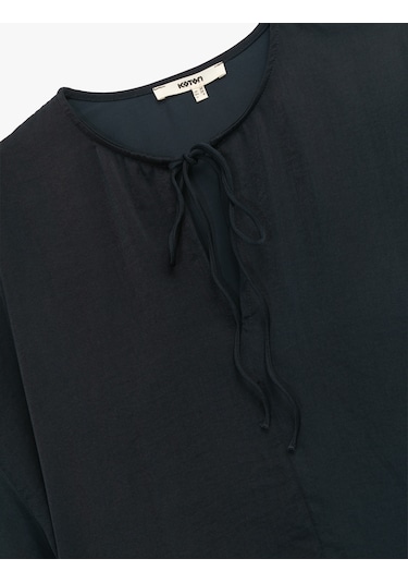 Koton Yuvarlak Bağlamalı Yaka 3/4 Yarasa Kol Oversize Bluz Lacivert 5sak60224pw