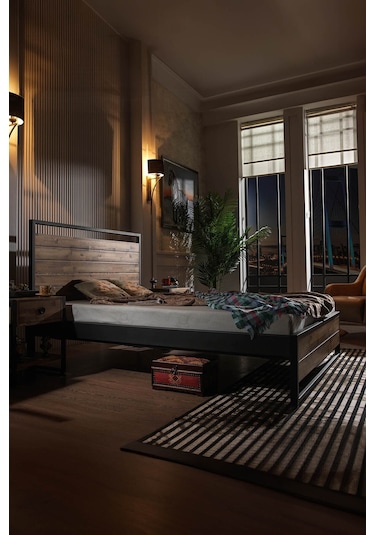 Ariane Ahşaplı Çift Kişilik Metal Karyola Siyah Ahşap Latalı