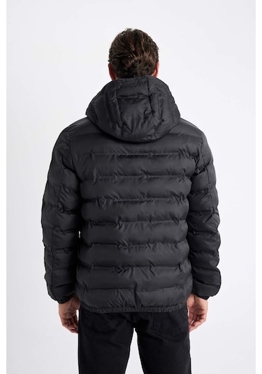 DeFacto Su İtici Şişme Mont Slim Fit Dar Kesim Kapüşonlu Fermuarlı Cepli D1185AX24WNBK27