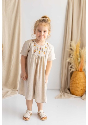 Oliventhekid Bej Keten Göğüs Üzerine Etnik Desen Baskılı Robadan Büzgülü Kısa Kız Çocuk Elbise Bej Bej