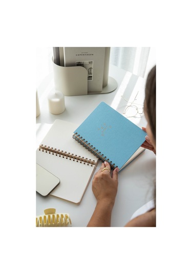 A5 Spiralli Sert Kapak Keten Kareli Tarihsiz Not Defteri Mavi Mavi