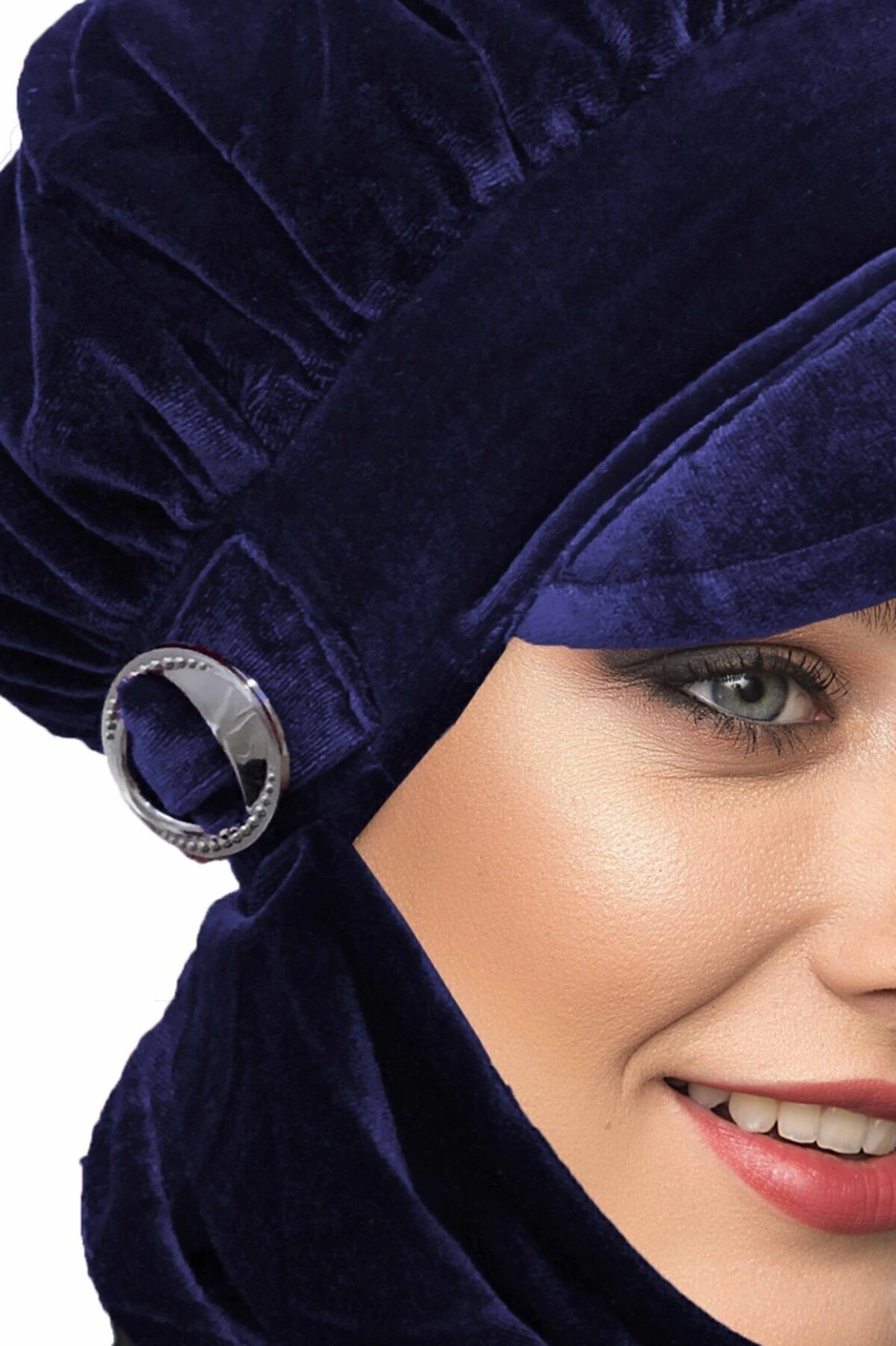 Kadife Şapka Atkılı Toka Detaylı Lacivert Hazır Türban Tesettür Bone Lacivert