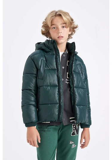 DeFacto Erkek Çocuk Su İtici Kapüşonlu Fermuarlı Cepli Şişme Mont C5565A824WNGN715 DeFacto Erkek Çocuk Su İtici Kapüşonlu Fermuarlı Cepli Şişme Mont C5565A824WNGN715