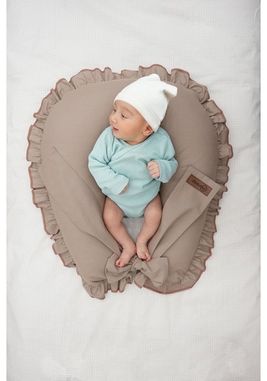 Mordesign Fırfırlı Emzirme Yastığı, Bebek Destek Minderi, Hamile Yastığı, Pamuk Kumaş, Ruffle Seri, Kapiçino Zg10196