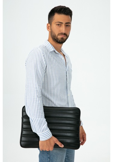 Kapitone Laptop Kılıfı 15.6 & 16 İnç Düz Siyah