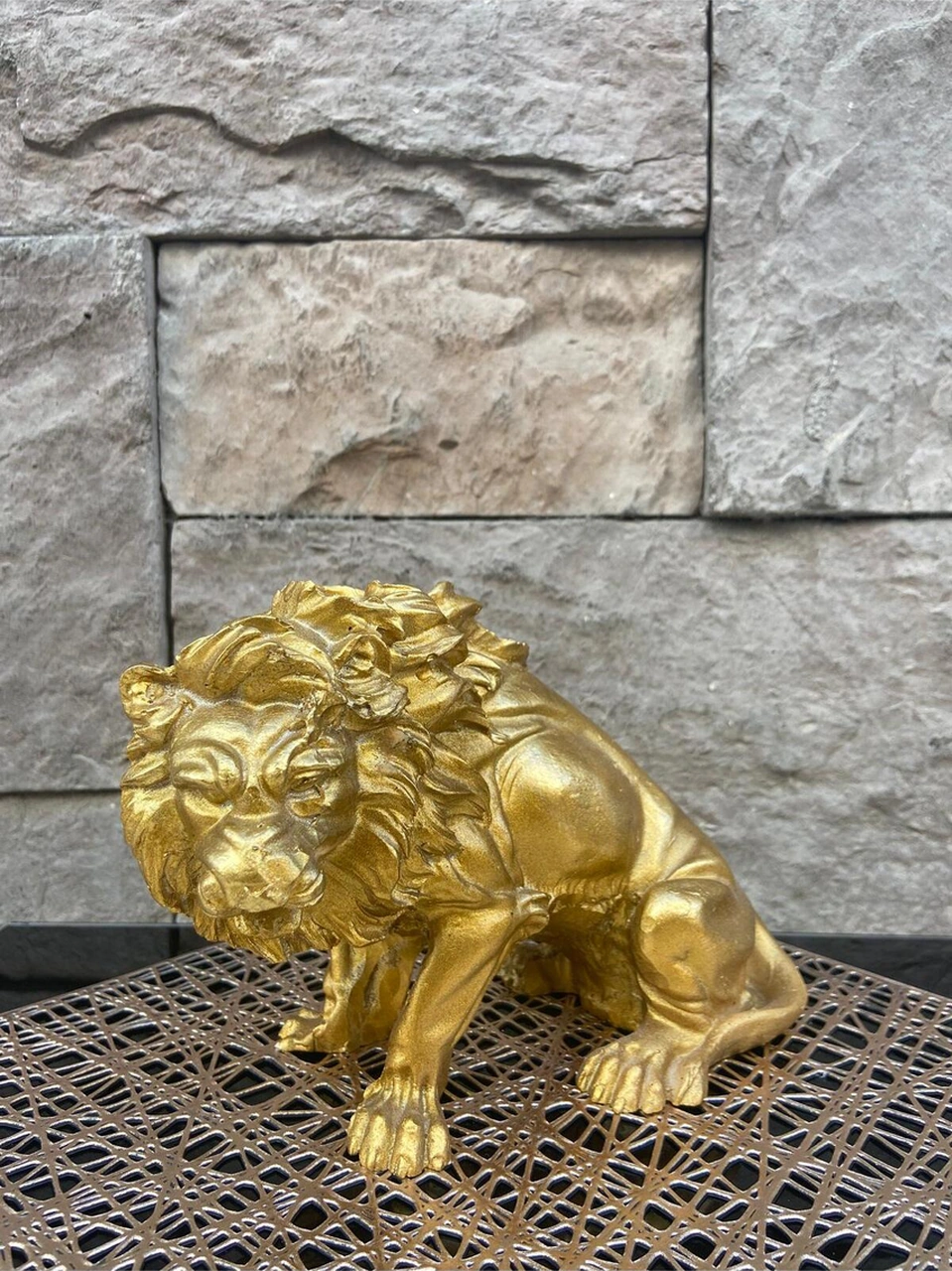 Dekoratif Polyester Kükreyen Aslan Biblo Gold