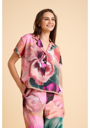Paradise Sklamen Önden Düğmeli, Kısa Kollu Viskon İpeksi Pijama Takım Desenli