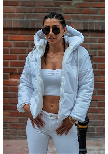 Kadın Beyaz Su Geçirmez Kapüşonlu Şişme Mont