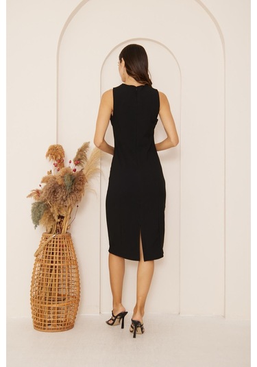 Siyah Yırtmaç Detaylı Kolsuz Elbise Dm1032