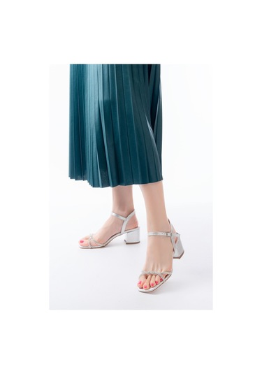 K-888 Kadın Gümüş İnce Sarmal Bantlı Topuklu Ayakkabı Gri