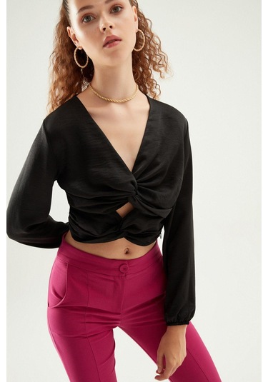 Dekolte Detaylı V Yaka Bluz Siyah-1776 Siyah