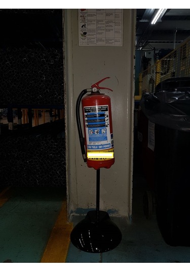 Yangın Tüpü Ayaklığı - Askılığı Devrilmez